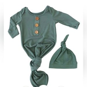 Caden Lane knotted bamboo gown in Emerald. Size newborn 7-14lbs. Never worn